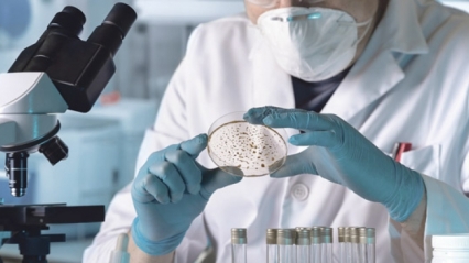 «Κατεβάζουν ρολά» τα μικροβιολογικά εργαστήρια