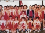1981: Παλαιστές της ΕΑΛ με τον έφορο του τμήματος Αργ. Νικολάου και τον προπονητή Γ. Στουκογιώργο