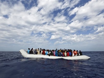 Σκάφος με 120 πρόσφυγες εντοπίστηκε τη νύχτα ανοιχτά της Καρπάθου