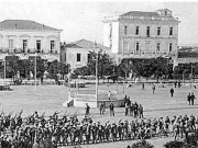 Η μαρμάρινη εξέδρα στο κέντρο της Κεντρικής πλατείας (Θέμιδος). Φωτογραφία του Γαλλικού Υπουργείου Πολιτισμού. 1917