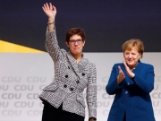 Νέα πρόεδρος του CDU η εκλεκτή της Μέρκελ