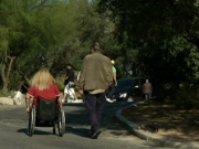 Παγκόσμια Ημέρα Ατόμων με Αναπηρία - Δείτε το ντοκιμαντέρ &quot;Ανάπηρη Πόλη&quot; (βίντεο)