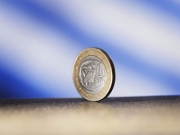 «Αδυνατισμένο» πλεόνασμα, υστέρηση εσόδων 1 δισ. ευρώ