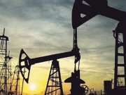 Παρατείνονται οι εθελοντικές μειώσεις παραγωγής πετρελαίου