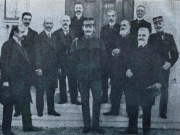 Η οργανωτική επιτροπή των  Θερινών Ολυμπιακών Αγώνων του 1906. Πρώτος από δεξιά ο Νικόλαος Θων  © James Edward Sullivan (1906)