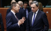 Όταν ο διοικητής της Τράπεζας της Ελλάδος υπονομεύει την κυβέρνηση