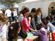 Μαθητές της Λάρισας ζωγράφισαν μαζί με τα προσφυγόπουλα