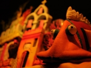 Μαύρο θέατρο και muppet show