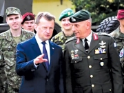 Στην Κρακοβία ο διοικητής του Ευρωπαϊκού Στρατηγείου Κων. Φλώρος
