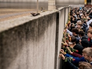 ΜΑΚΡΟΝ: Να φανούμε αντάξιοι εκείνων που έριξαν το Τείχος του Βερολίνου