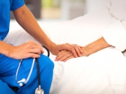 Αμεσα μέτρα στήριξης για αποκλειστικούς νοσοκόμους