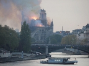 Αξιωματούχος της Πυροσβεστικής Υπηρεσίας δήλωσε αργά χθες το βράδυ οτι ο ναος γλίτωσε από ολοκληρωτική καταστροφή