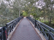 Αυτοφωτιζόμενη η πεζογέφυρα των Κρηνίδων Νυμφών