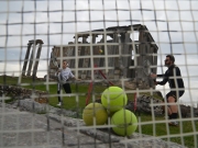 Αρχαία ελληνικά  μνημεία μετατρέπονται  σε γήπεδα τένις