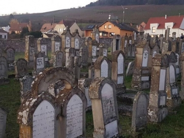 Βεβήλωσαν εβραϊκό νεκροταφείο στη Γαλλία