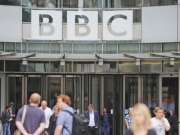 Το BBC καταργεί 450 θέσεις συντακτών