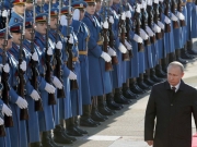 Θερμή υποδοχή Πούτιν στο Βελιγράδι