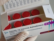 Επανεκκίνηση  εμβολιασμών  με AstraZeneca