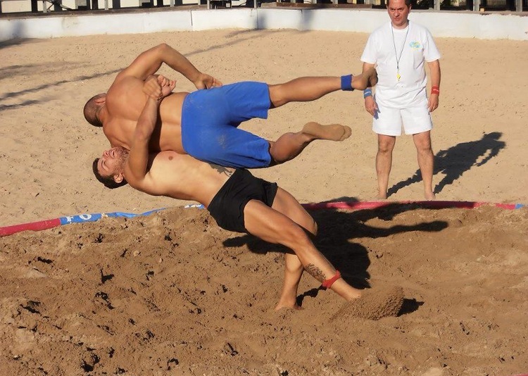 beach wrestling1 