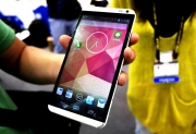 HTC: Νέο «έξυπνο» κινητό τηλέφωνο με αναγνώριση δαχτυλικών αποτυπωμάτων του χρήστη