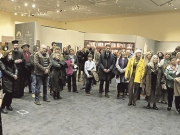 Πλήθος κόσμου βρέθηκε χθες το απόγευμα στα εγκαίνια της ομαδικής εικαστικής έκθεσης με τίτλο «Ενα παραμύθι για την Άλκη» στο Διαχρονικό Μουσείο της Λάρισας.