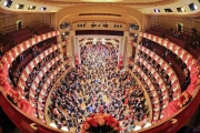 Στην Κρατική Όπερα της Βιέννης μ’ ένα κλικ