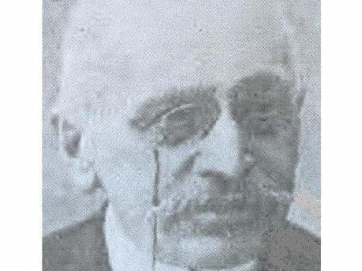 Ο ιατρός Γ. Ξ. Καραπαναγιώτης. Δημοσιεύθηκε στο Πανελλήνιο Ημερολόγιο Λέσβου 1914, σ. 185