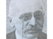 Ο ιατρός Γ. Ξ. Καραπαναγιώτης. Δημοσιεύθηκε στο Πανελλήνιο Ημερολόγιο Λέσβου 1914, σ. 185