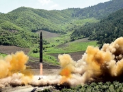 Διηπειρωτικό πύραυλο εκτόξευσε η Β. Κορέα