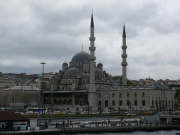 Επίθεση ενόπλου και σε τέμενος στην Κωνσταντινούπολη