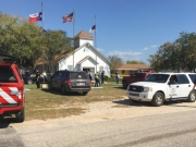 Τουλάχιστον 27 νεκροί από πυρά σε εκκλησία