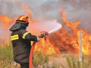 Υπό μερικό έλεγχο τέθηκε η φωτιά στην Καλαμπάκα