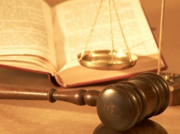 Εξομοίωση αποδοχών του συνόλου των δικηγόρων του δημόσιου τομέα
