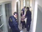 Ένοχοι 13 σωφρονιστικοί υπάλληλοι για βασανιστήρια στον Καρέλι