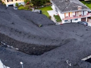Χείμαρρος λάσπης σάρωσε χωριό στην Ελβετία