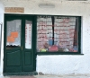 * ΤΙ ωραία εικόνα… Emanuel μοδίστρα στο Συκούριο. Μια φτωχική βιτρίνα, με νοικοκυροσύνη και μεράκι όμως. Ζ.