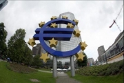 Αγωνία στην ευρωζώνη για το ευρώ