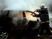 Όχημα τυλίχτηκε στις φλόγες στη Λάρισα