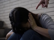 Πάνω από 1 στις 4 γυναίκες παγκοσμίως έχει υποστεί βία  από τον σύντροφό της