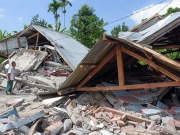 Tουλάχιστον 98 νεκροί από τον ισχυρό σεισμό