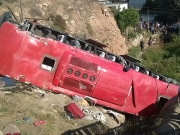 Τουλάχιστον 12 νεκροί από την πτώση λεωφορείου σε χαράδρα, στο Μεξικό