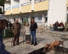 Ο Γιώργος Ζιαζιάς με την κόρη του Κατερίνα και μια τρόφιμο του Γηροκομείου, το περασμένο Πάσχα (2014).