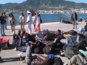 Στο λιμάνι του Πειραιά 221 πρόσφυγες και μετανάστες από τη Σάμο
