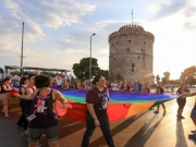 Αυλαία στο 5ο Pride Parade με «Αγαπάτε Αλλήλους»