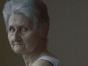 Ελληνίδα γιαγιά 74 χρονών ποζάρει για τη Vogue και γίνεται viral