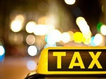 Αναβλήθηκε δίκη για ξυλοδαρμό ταξιτζή από τουρίστες