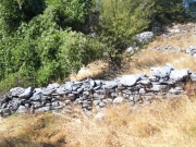 Αρχαιολόγοι στο «άγνωστο» τείχος της Καρυάς Ολύμπου