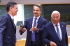 * …ΜΕ τον πρωθυπουργό Κυριάκο Μητσοτάκη να εξηγεί στους ομολόγους του της Ισπανίας Πέδρο Σάντσες και της Πορτογαλίας Αντόνιο Κόστα στο περιθώριο του Ευρωπαϊκού Συμβουλίου στις Βρυξέλλες τον τρόπο με τον οποίο κέρδισε τις διπλές εκλογές στην Ελλάδα, προκαλώντας πονοκεφάλους στην  αντιπολίτευση…
