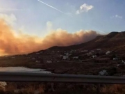 Πυρκαγιά στη Σύρο – Απειλείται κατοικημένη περιοχή
