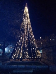 Φωτίζει σήμερα το Χριστουγεννιάτικο Δένδρο στη Λάρισα